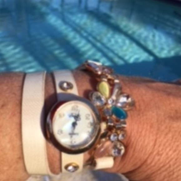 😁 4 for $15 Sale -Beautiful Quartz Watch/Bracelet - Picture 2 of 5